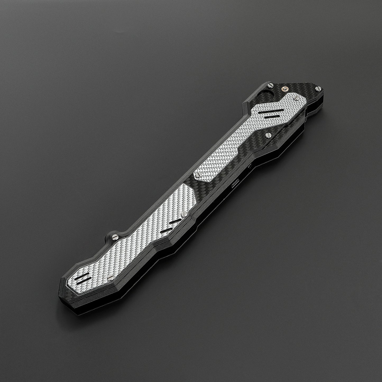 The Cyber Vanguard Carbon Fiber Tactical Blade (Xenopixel)