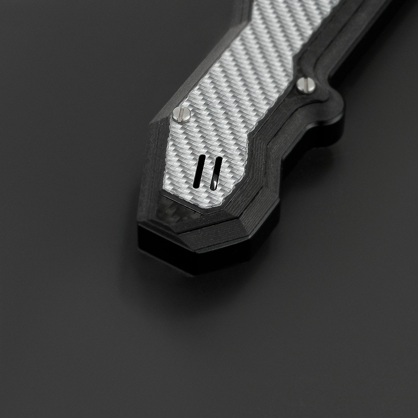The Cyber Vanguard Carbon Fiber Tactical Blade (Xenopixel)