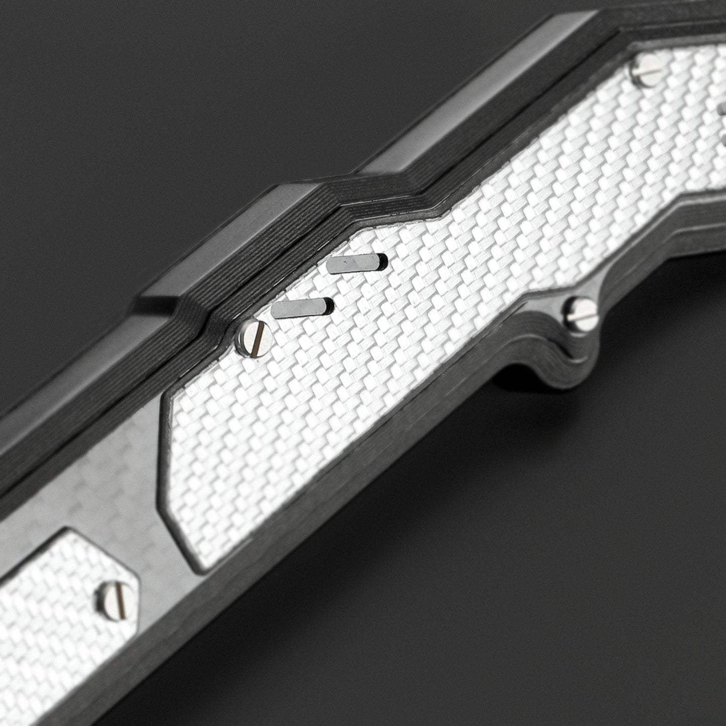 The Cyber Vanguard Carbon Fiber Tactical Blade (Xenopixel)