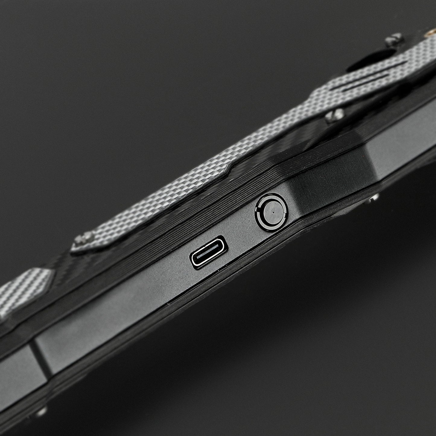 The Cyber Vanguard Carbon Fiber Tactical Blade (Xenopixel)