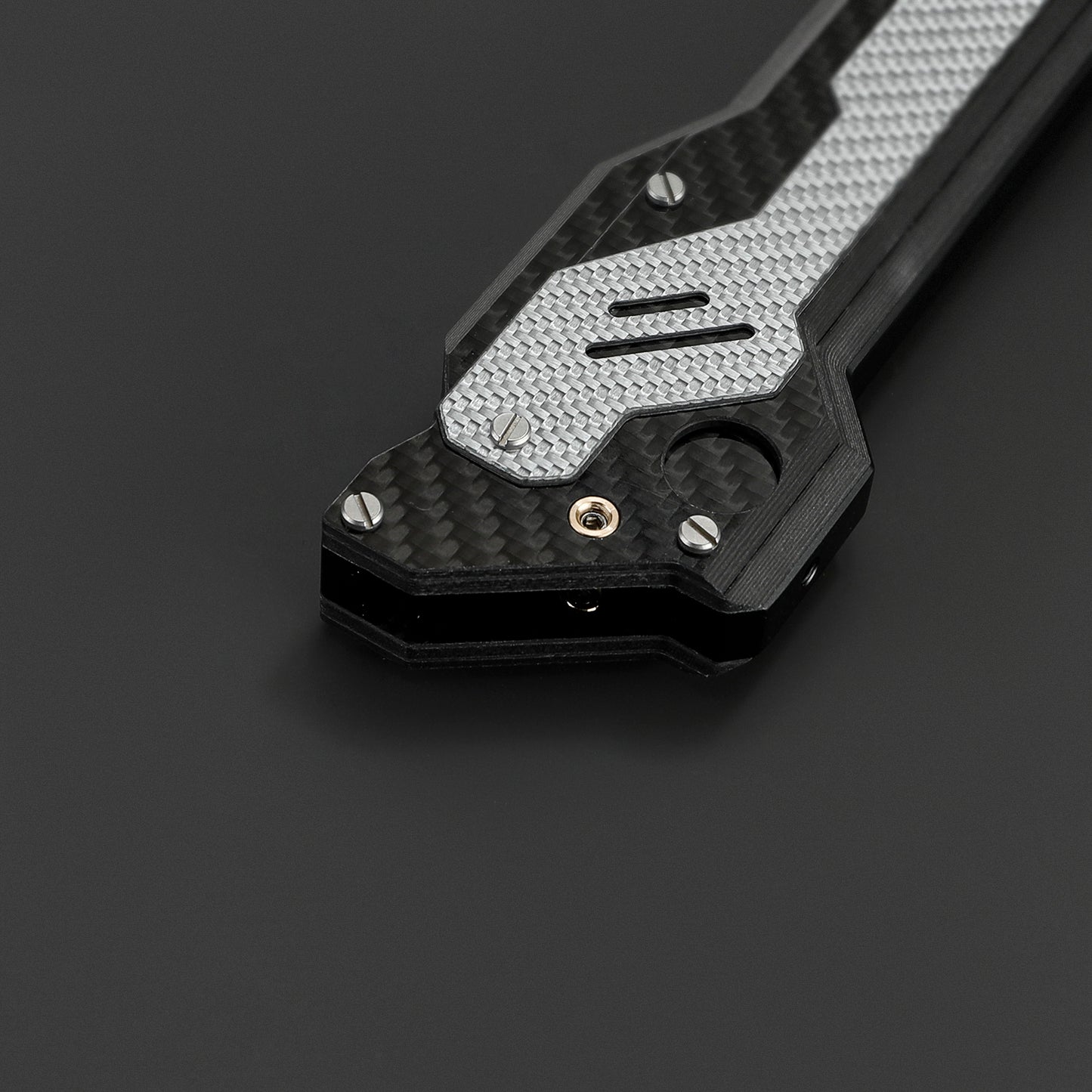 The Cyber Vanguard Carbon Fiber Tactical Blade (Xenopixel)