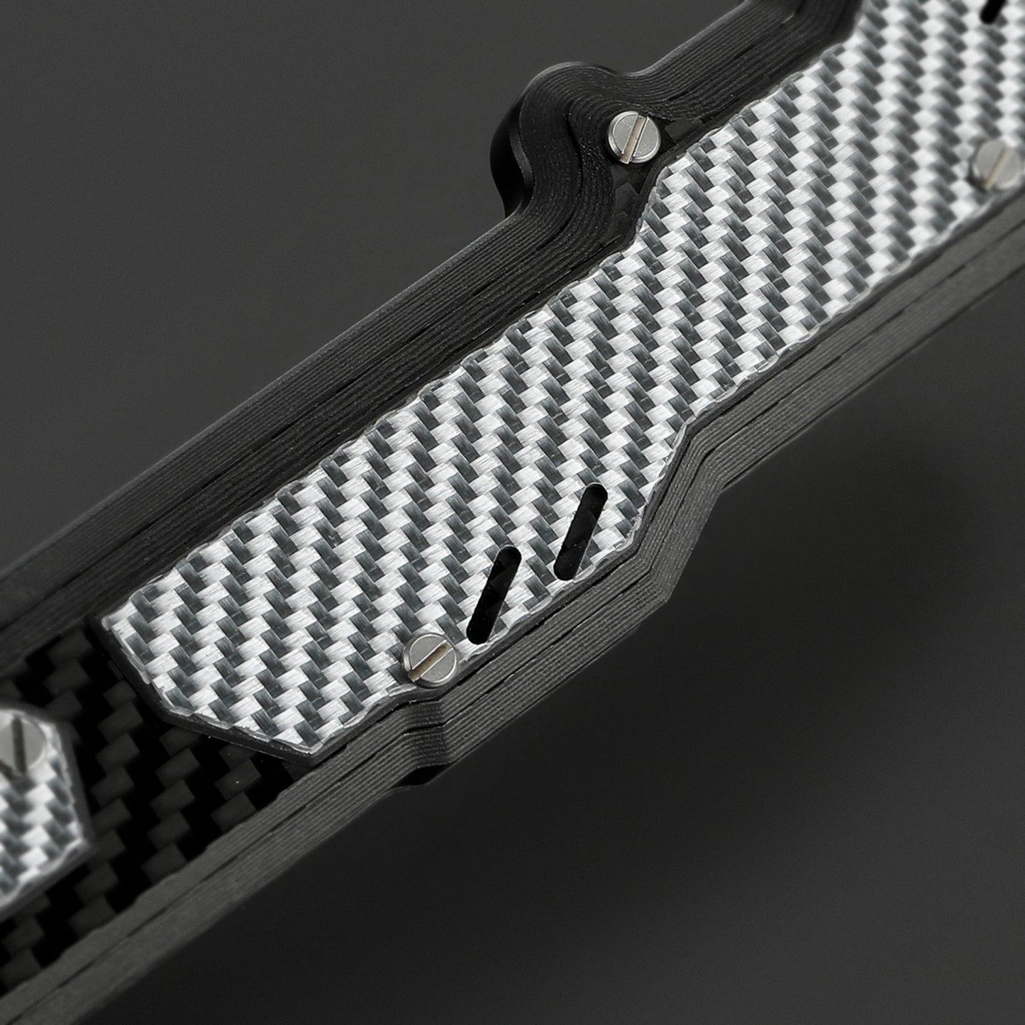 The Cyber Vanguard Carbon Fiber Tactical Blade (Xenopixel)