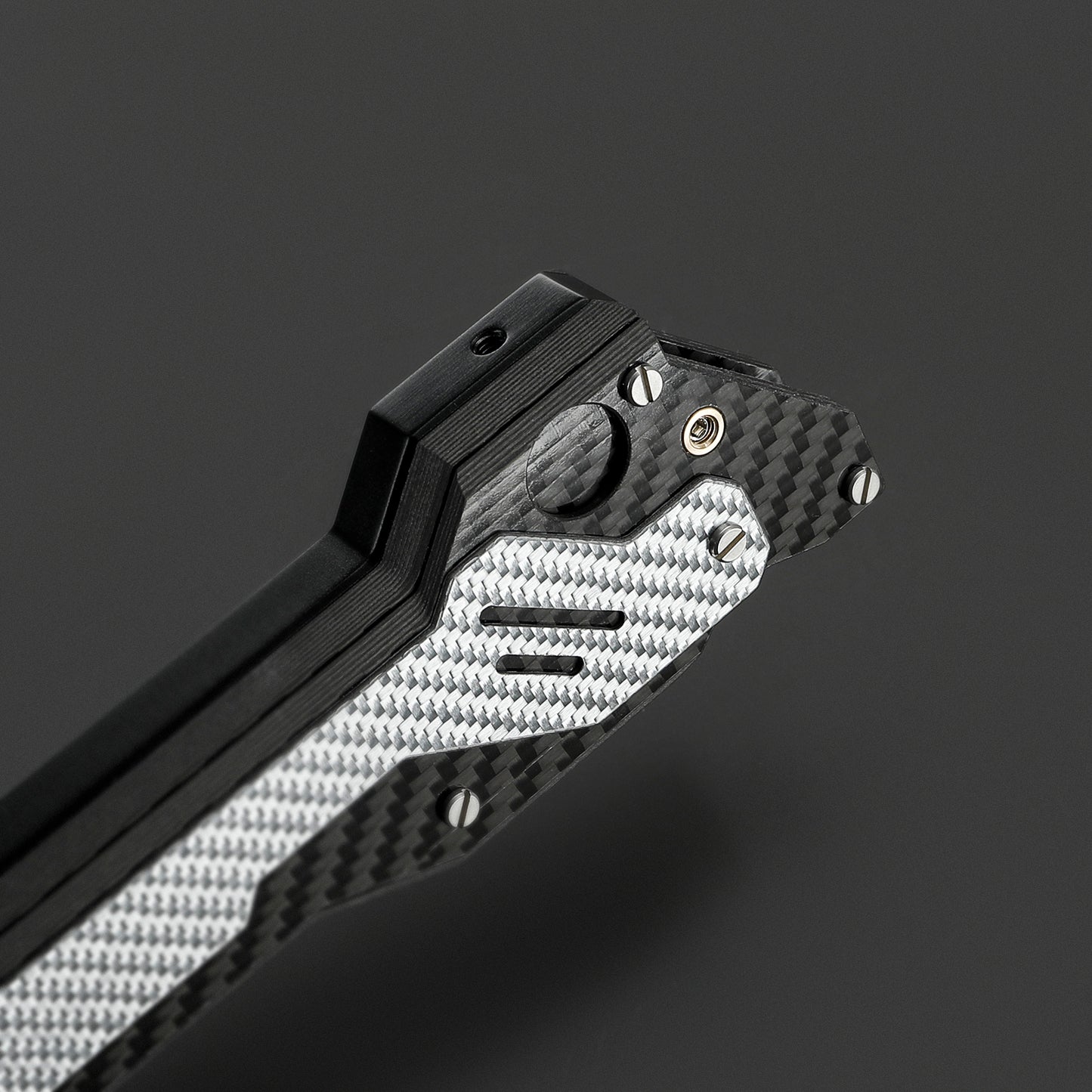 The Cyber Vanguard Carbon Fiber Tactical Blade (Xenopixel)